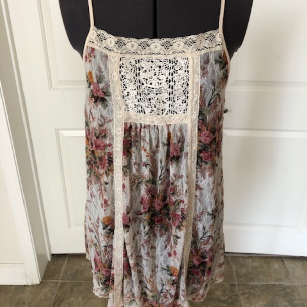 NEW Ralph Lauren Stretch Lace Top